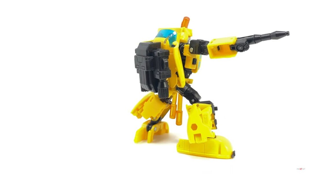 Transformers War For Cybertron Buzzworthy Origin Bumblebee  (49 of 54)